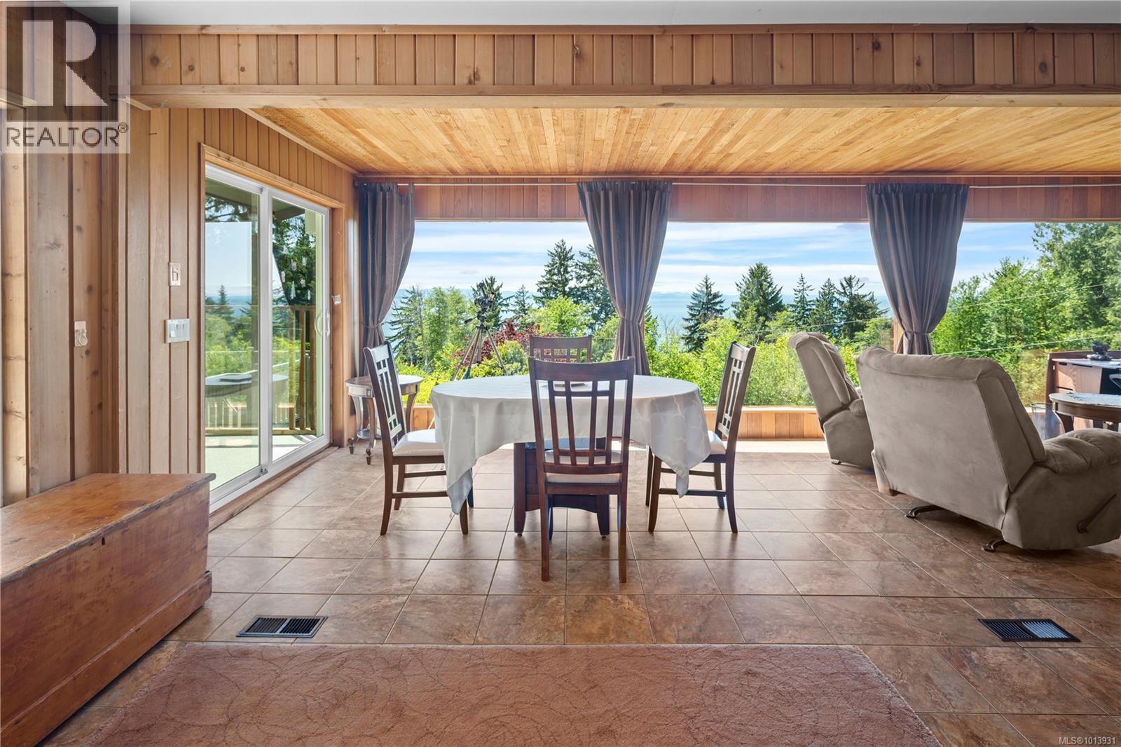  2623 Seaside Drive, Sooke
