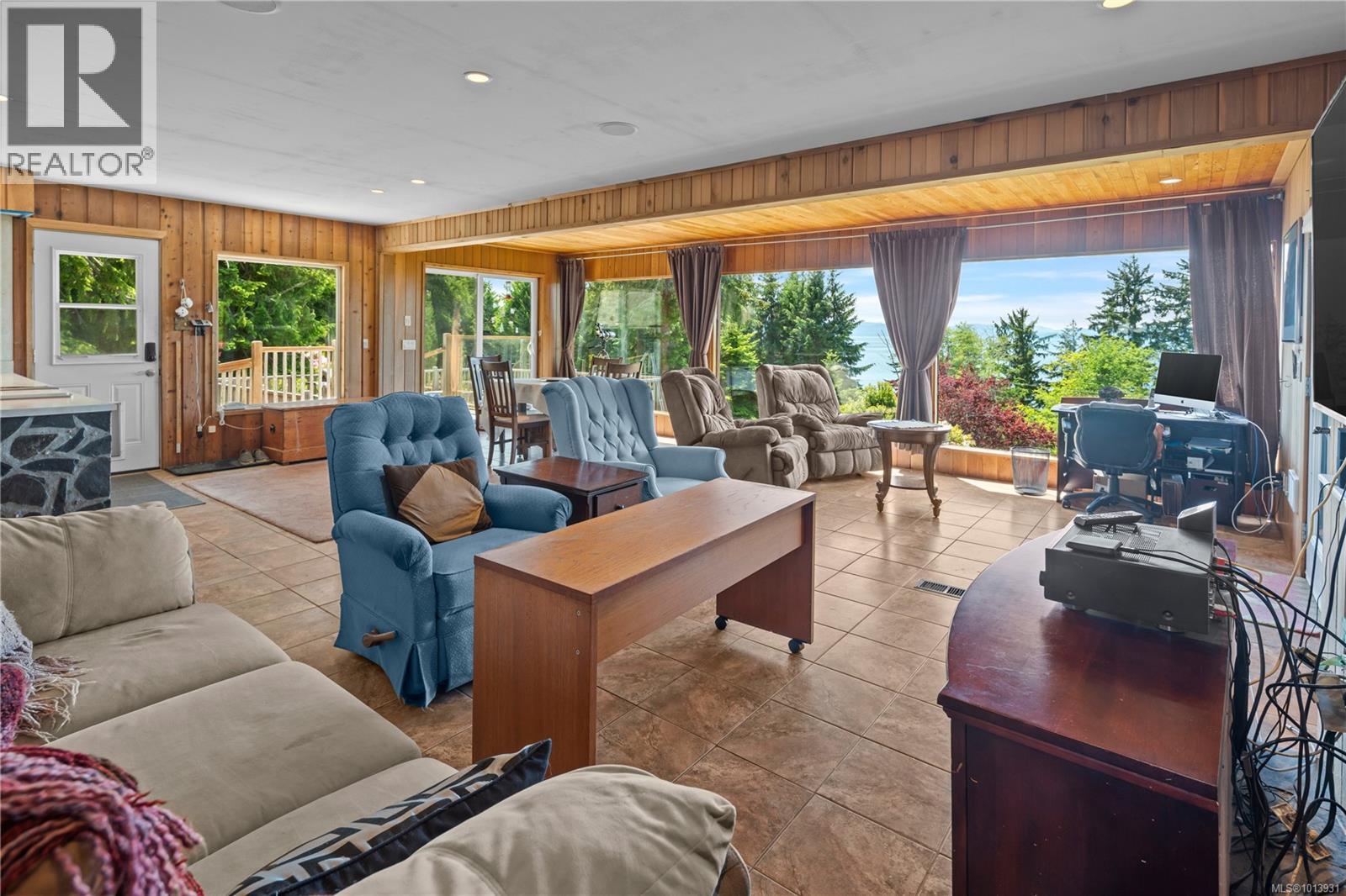  2623 Seaside Drive, Sooke