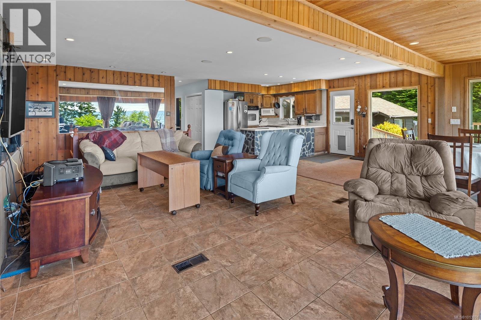  2623 Seaside Drive, Sooke
