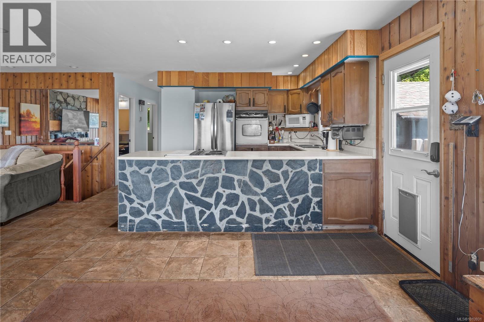  2623 Seaside Drive, Sooke