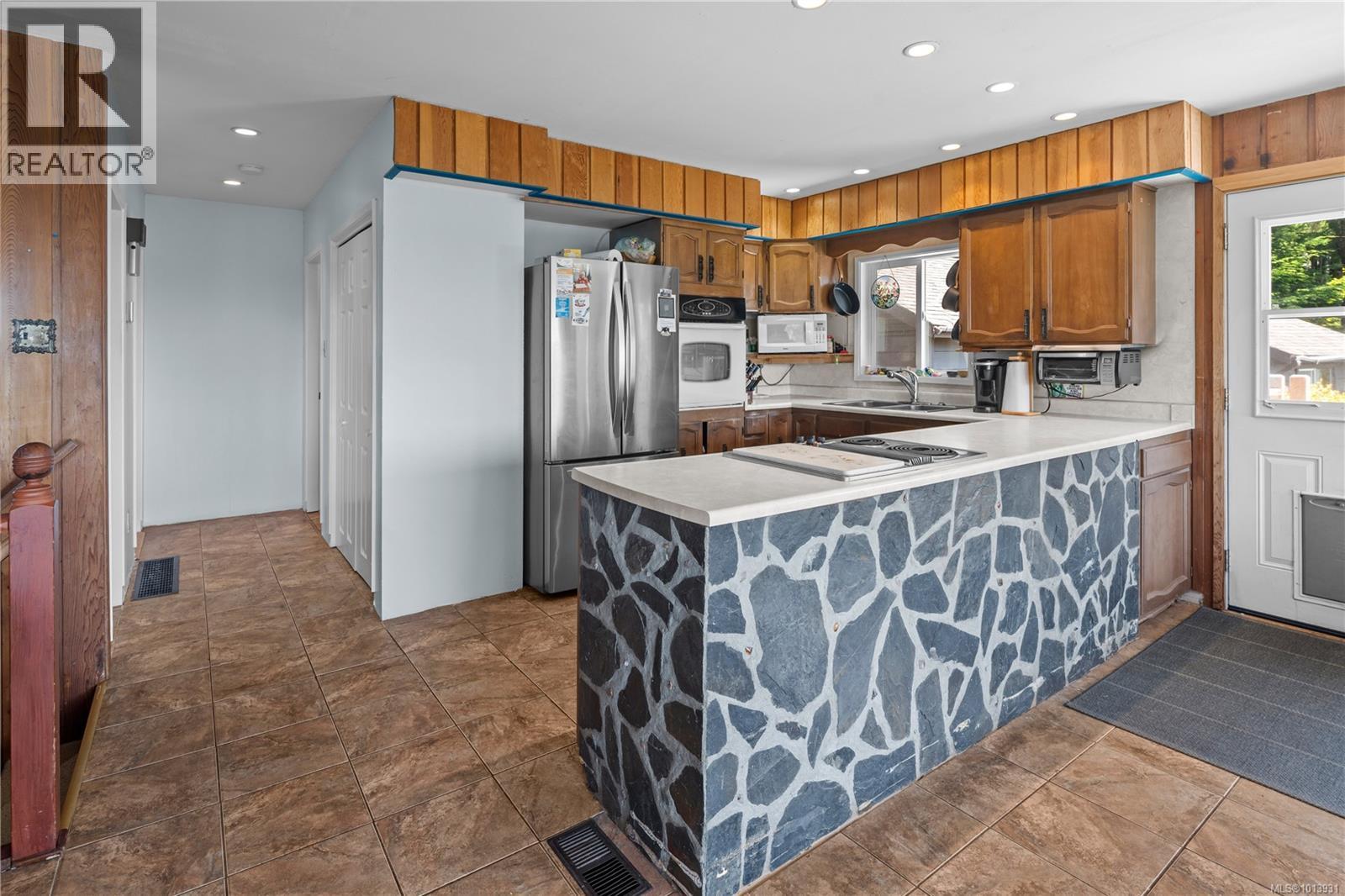  2623 Seaside Drive, Sooke