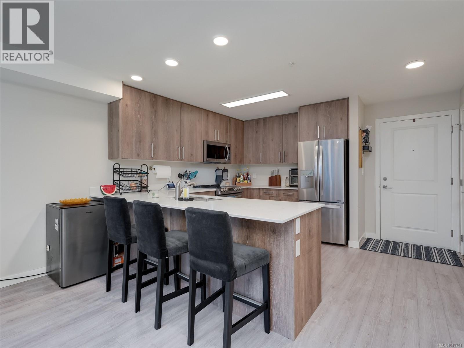 212 110 Presley Pl, View Royal