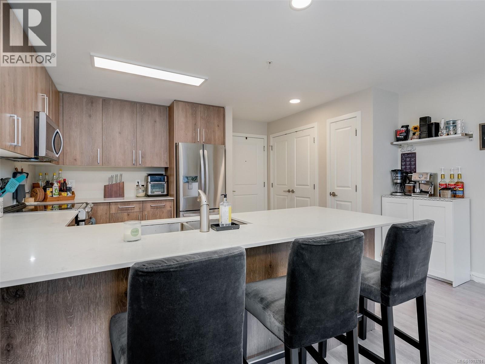 212 110 Presley Pl, View Royal