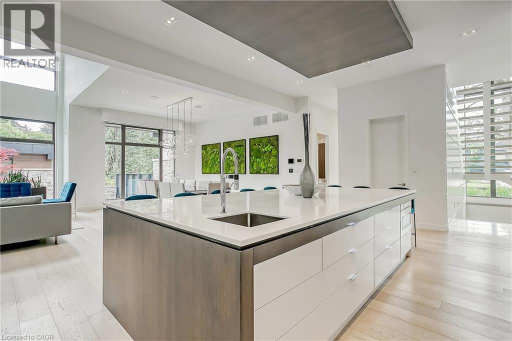 421 CHARTWELL Road - 11