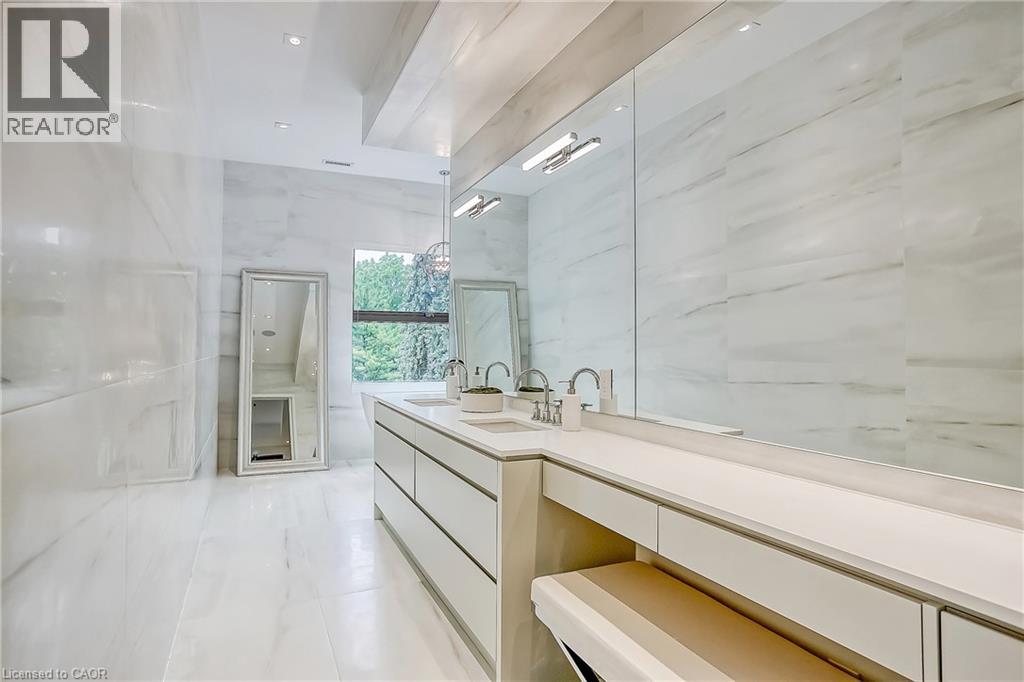 421 CHARTWELL Road - 20