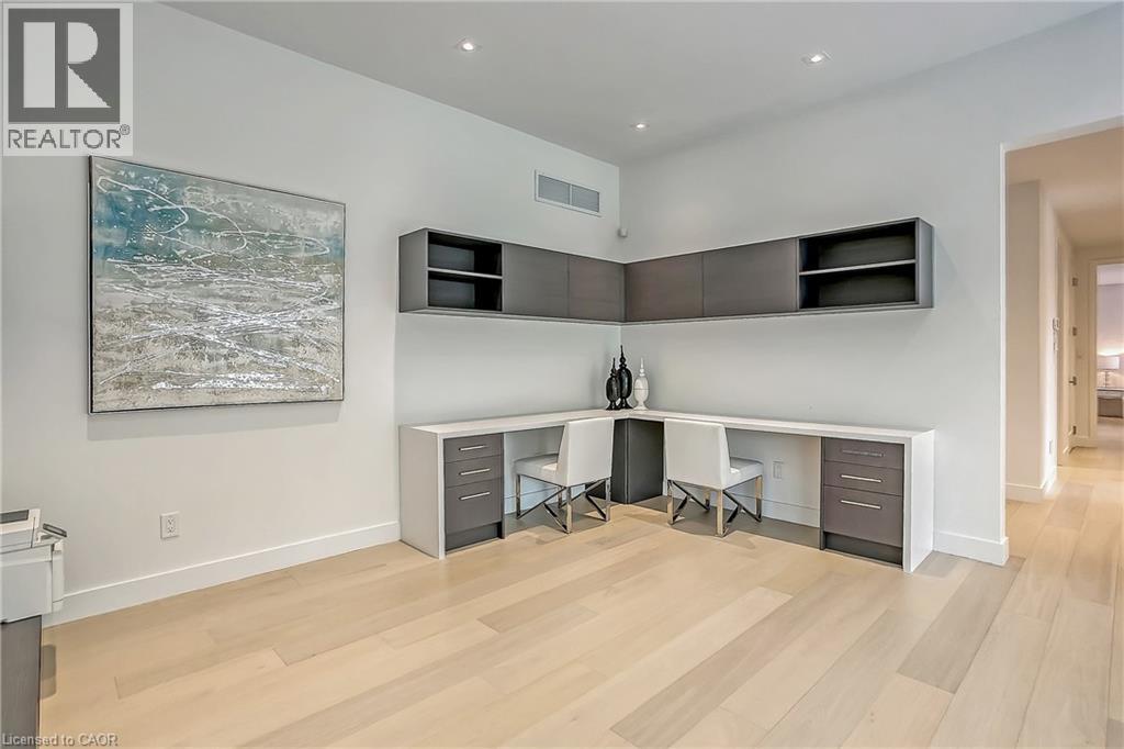 421 CHARTWELL Road - 28