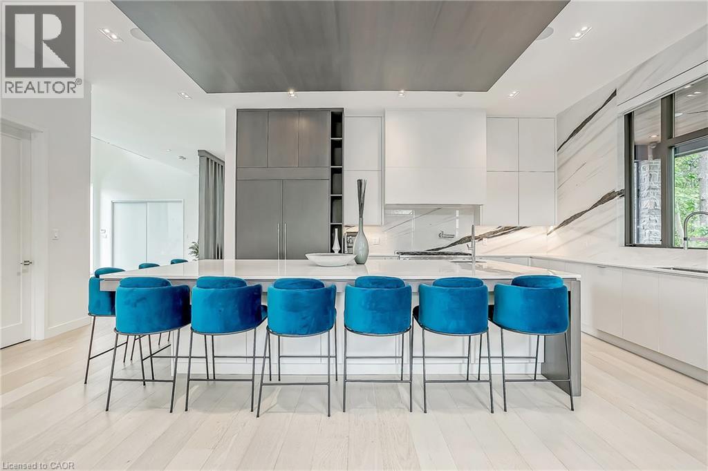 421 CHARTWELL Road - 8