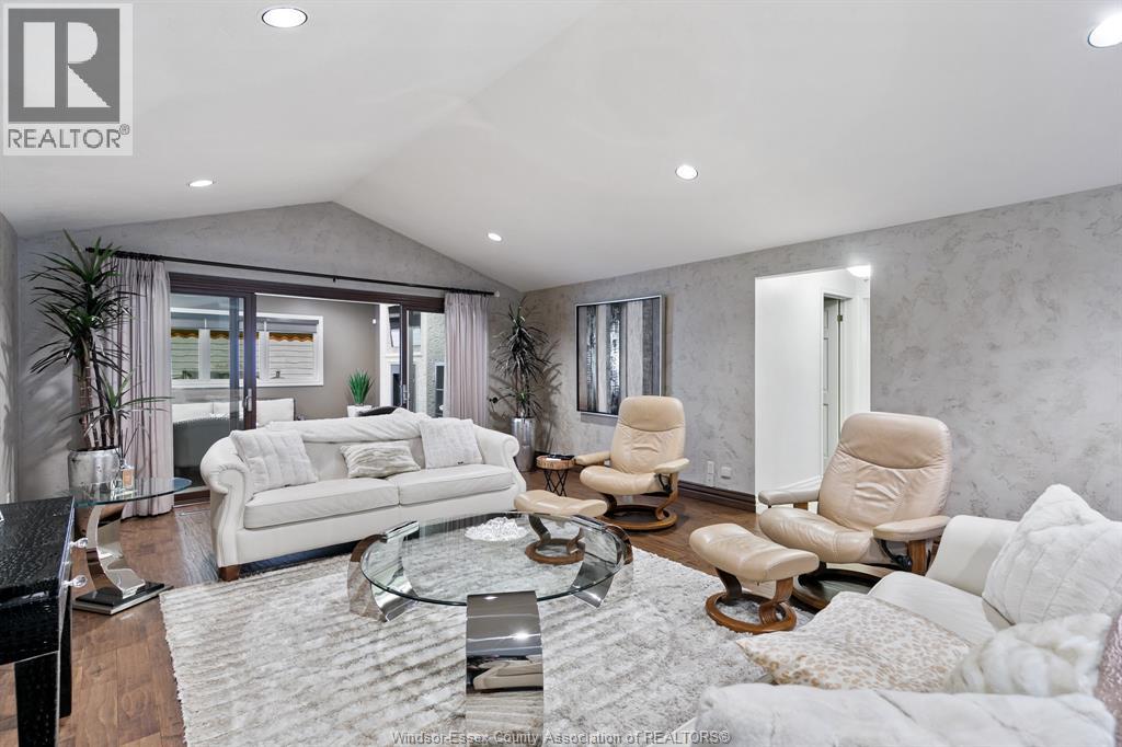 1530 RAVINE LINE - 14