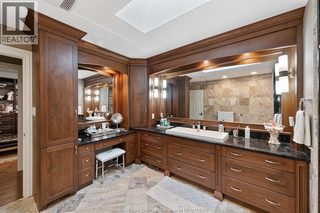 1530 RAVINE LINE - 32