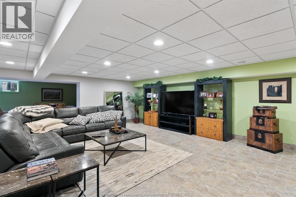1530 RAVINE LINE - 43