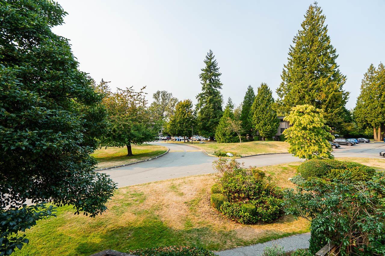 10570 HOLLY PARK LANE, Surrey