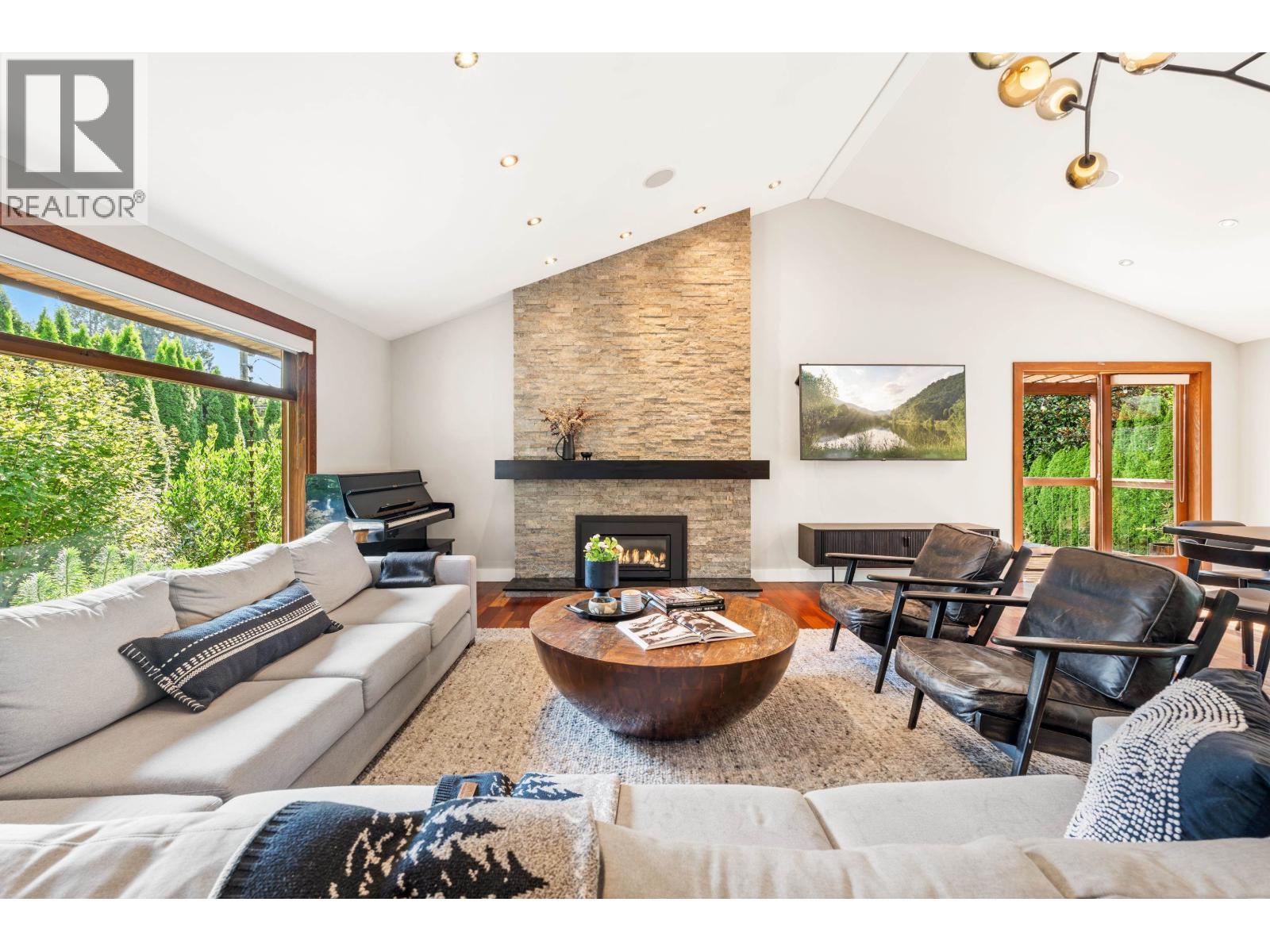 1325 25TH STREET, West Vancouver