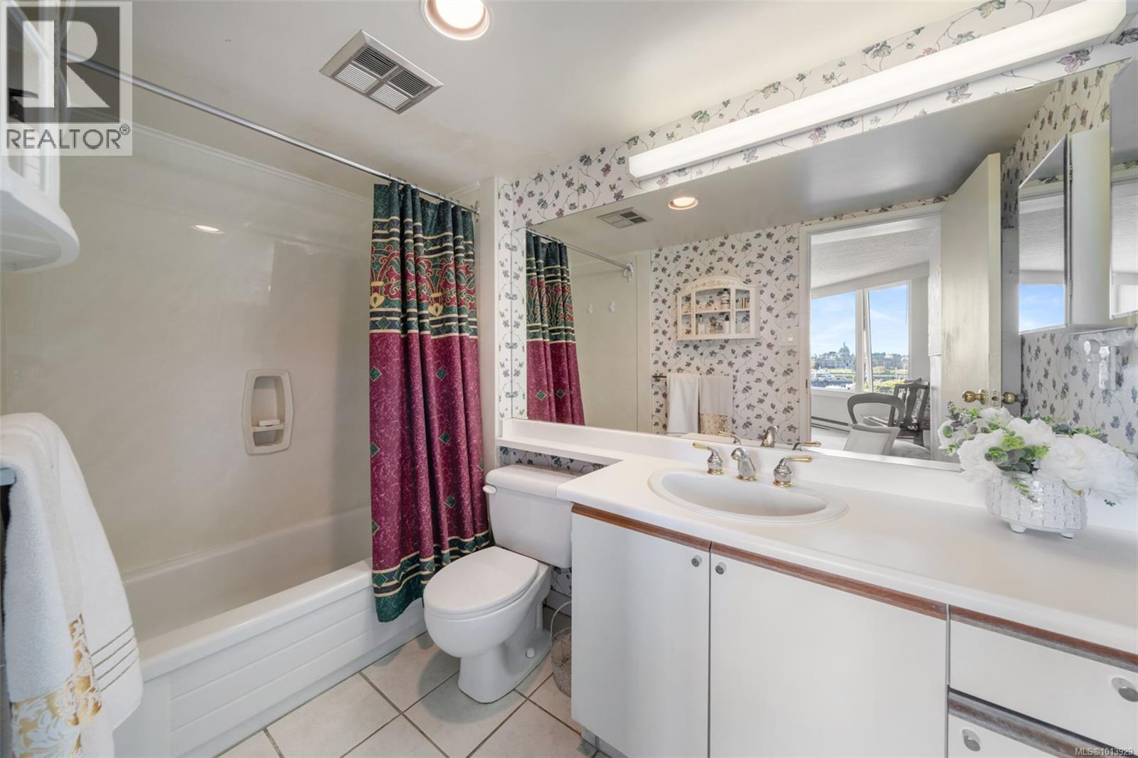 605 1234 Wharf Street, Victoria