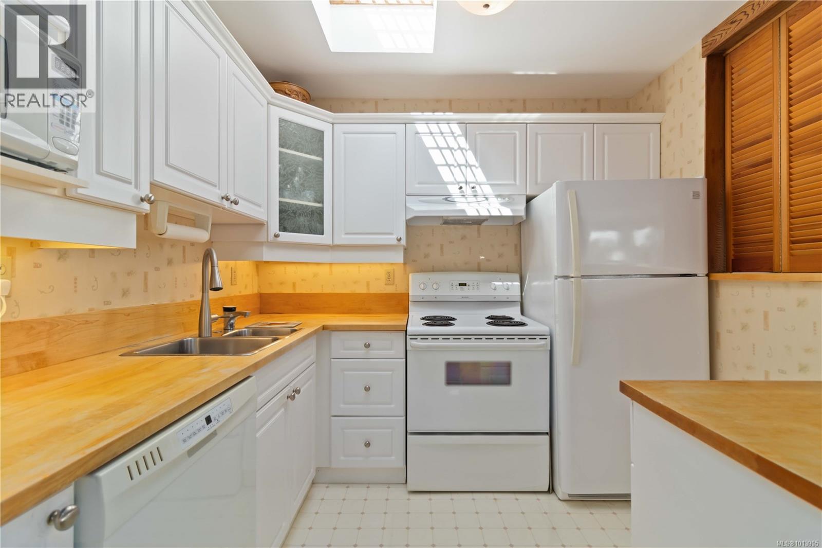 404 906 Southgate Street, Victoria
