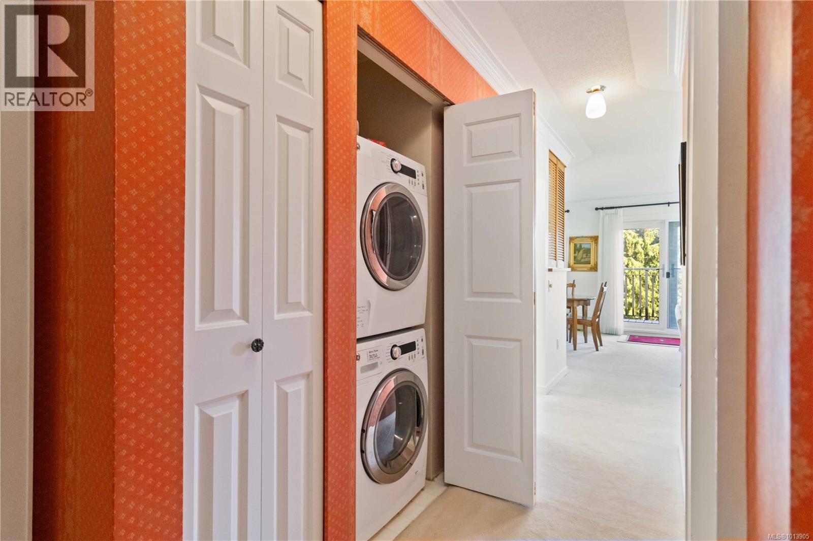 404 906 Southgate Street, Victoria