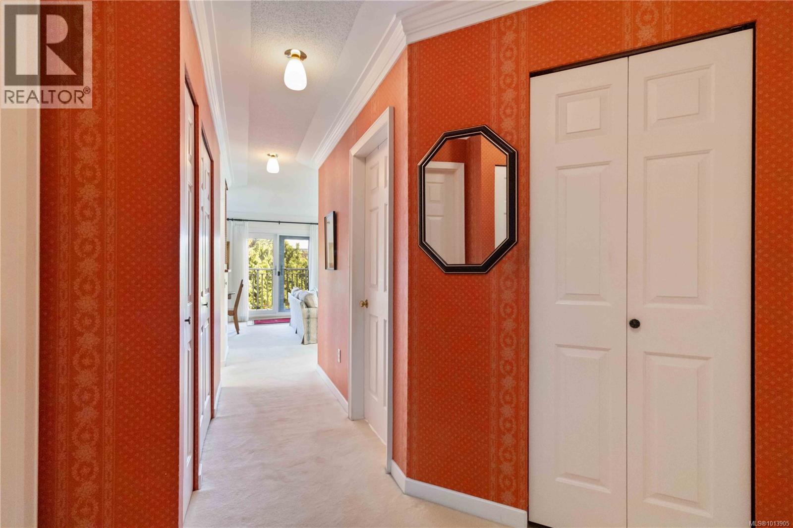 404 906 Southgate Street, Victoria