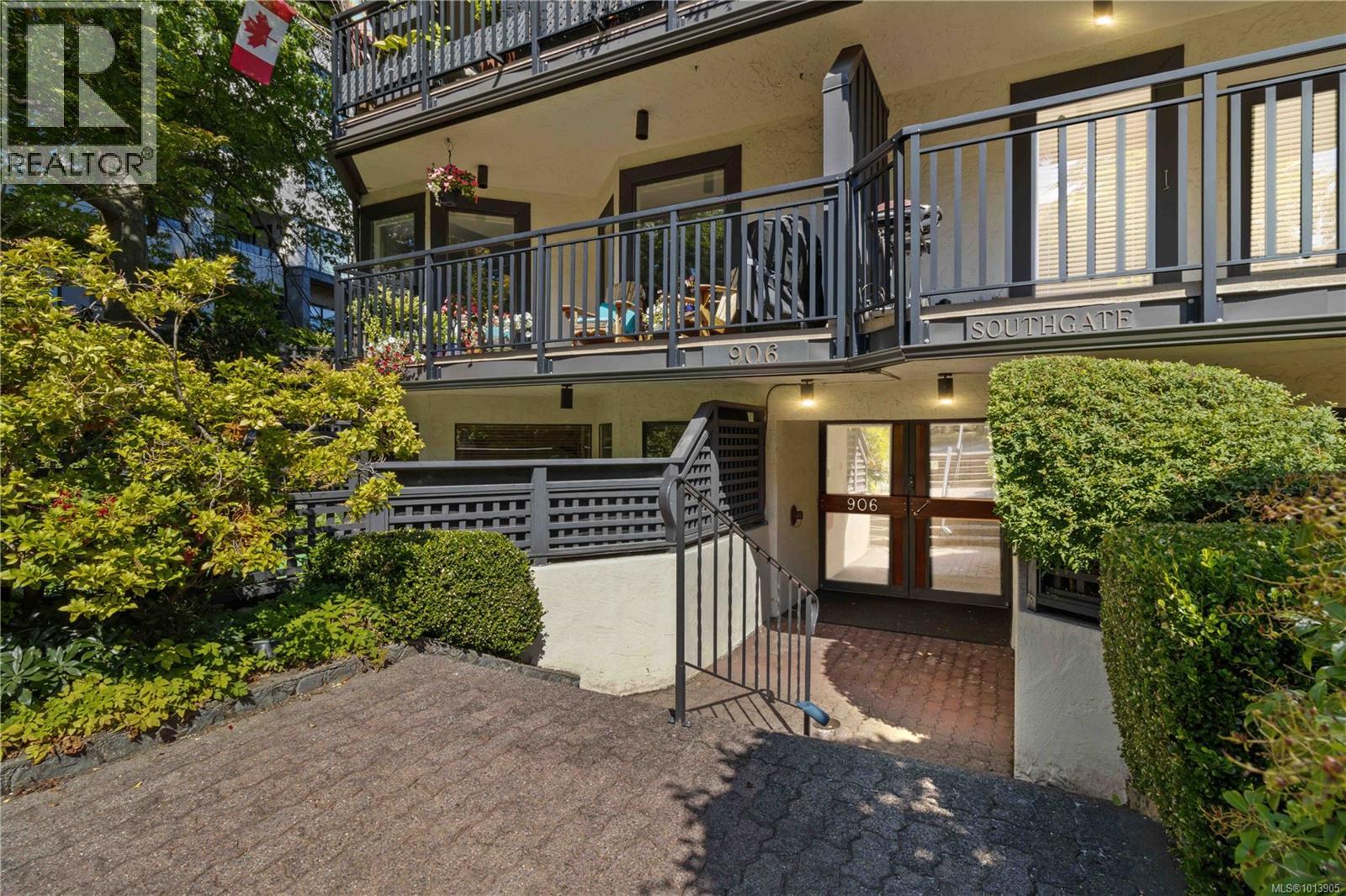 404 906 Southgate Street, Victoria