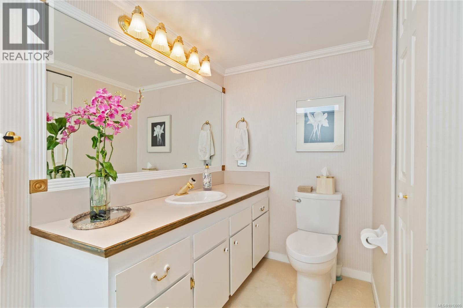 404 906 Southgate Street, Victoria