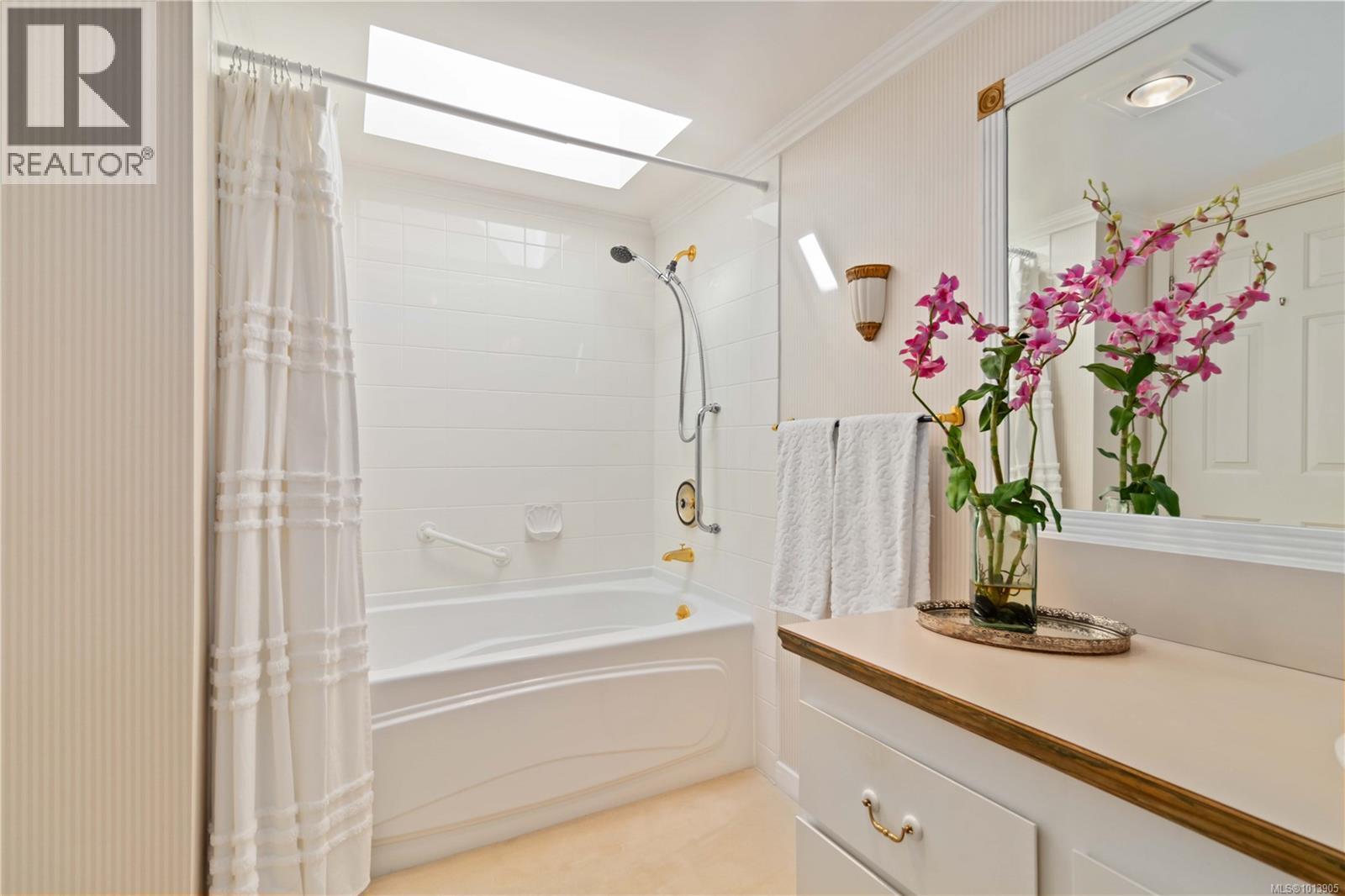 404 906 Southgate Street, Victoria
