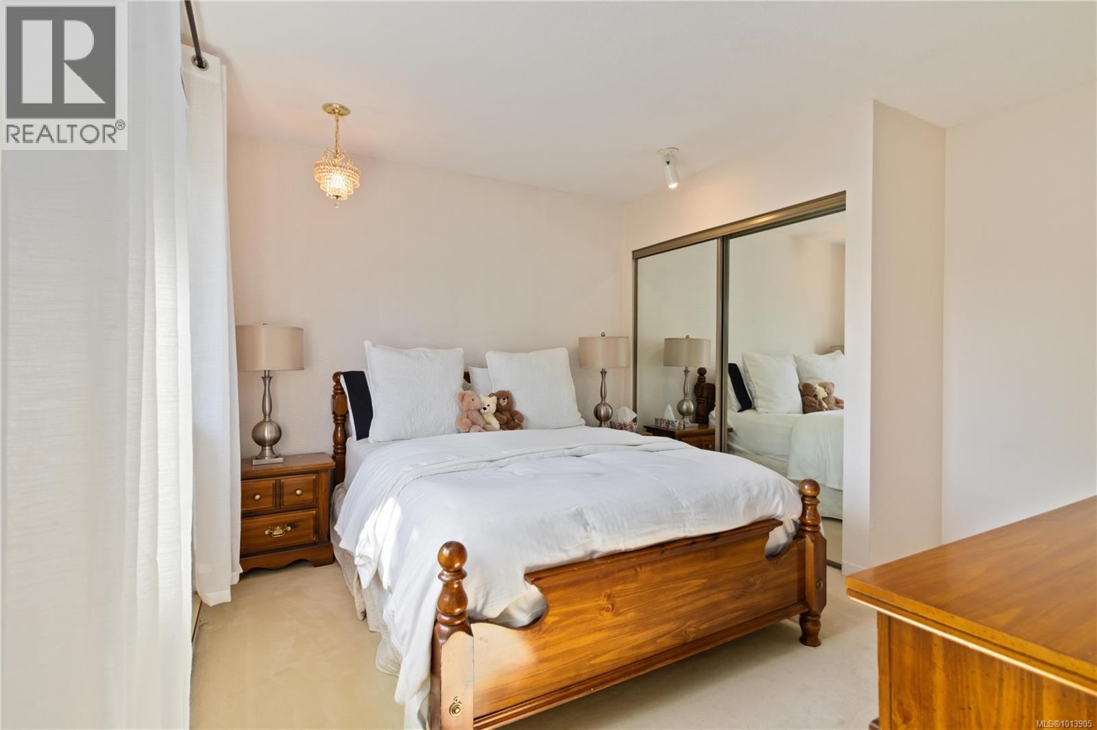 404 906 Southgate Street, Victoria