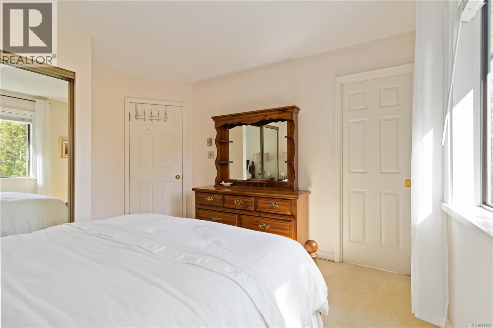 404 906 Southgate Street, Victoria