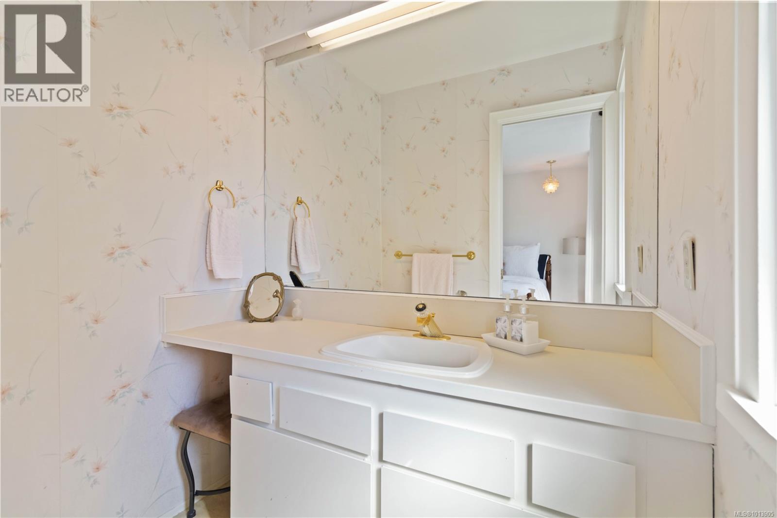 404 906 Southgate Street, Victoria
