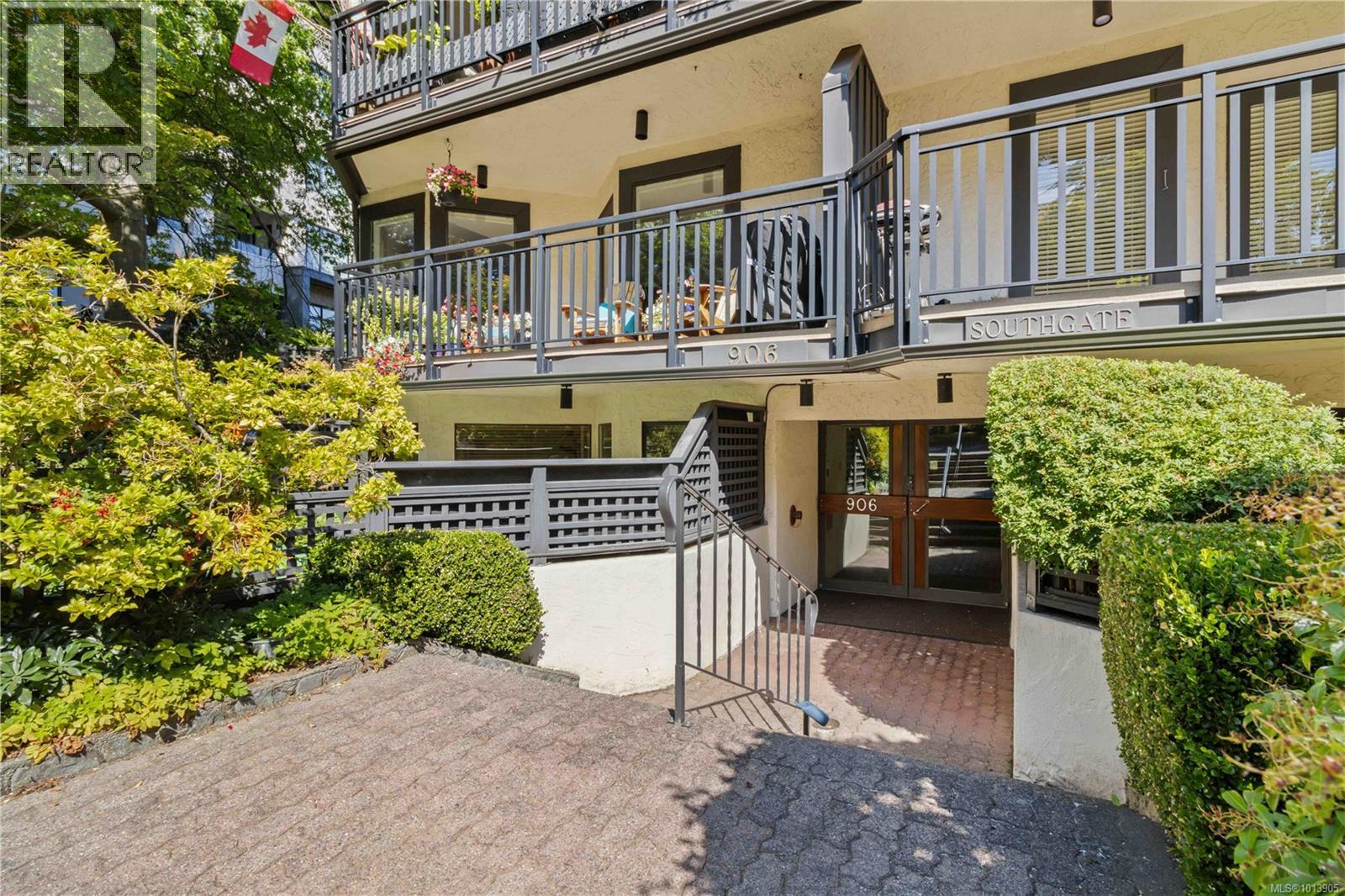 404 906 Southgate Street, Victoria