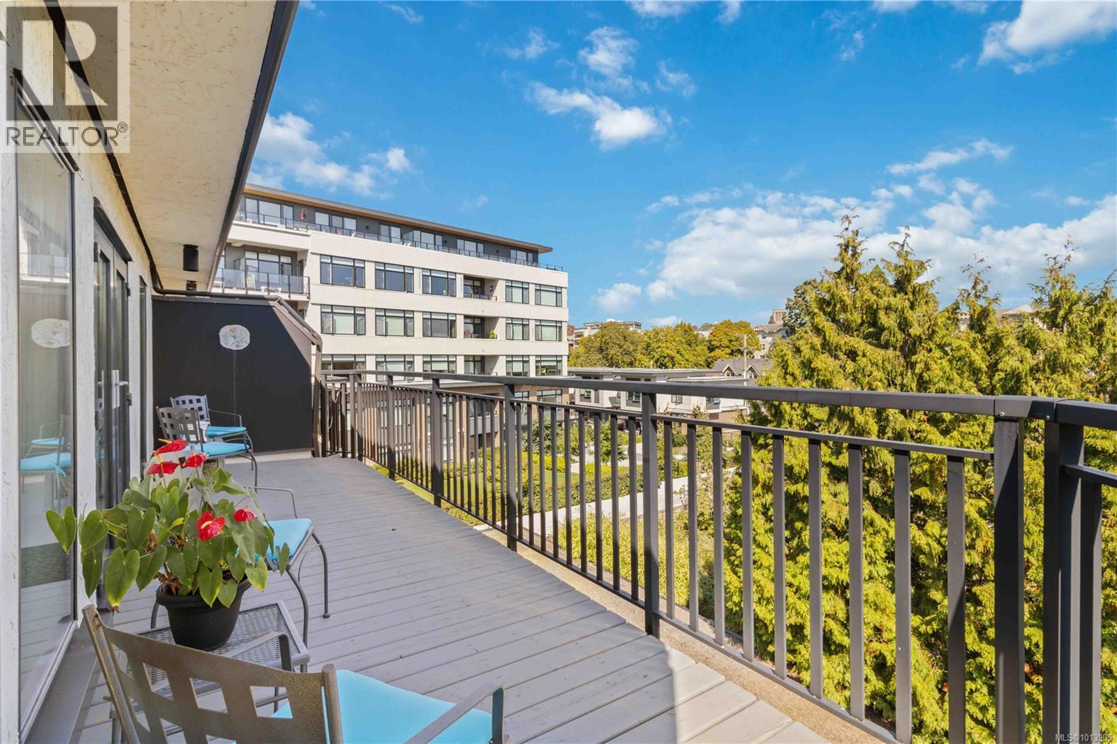 404 906 Southgate Street, Victoria