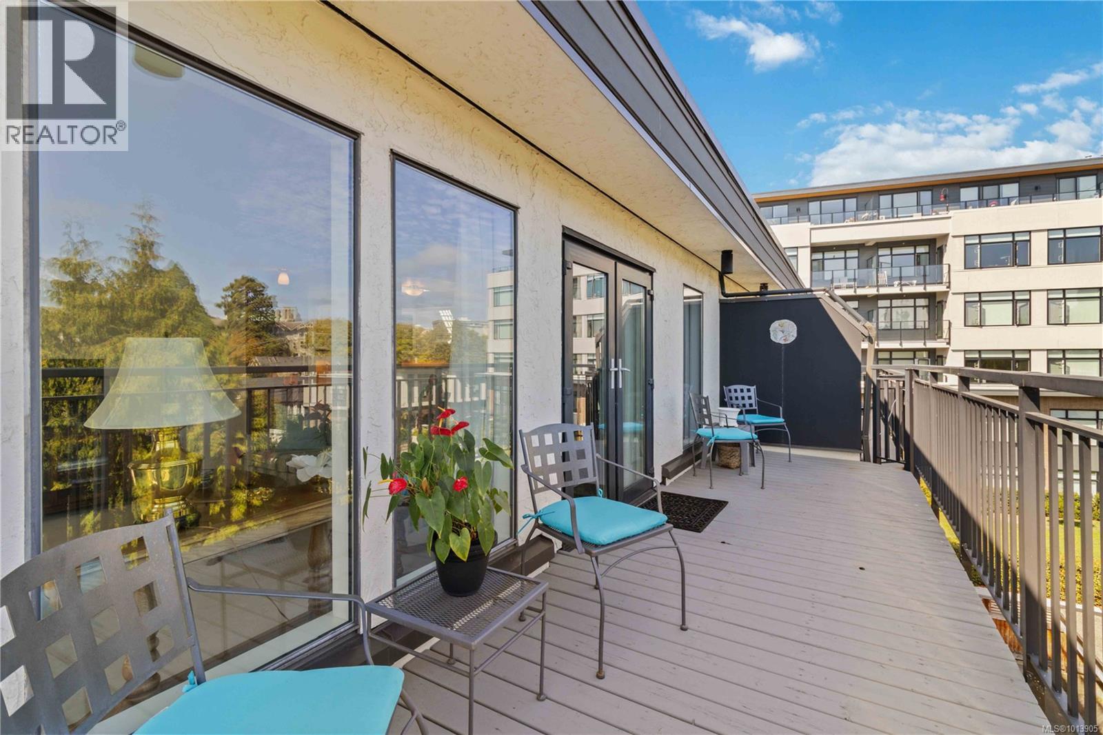 404 906 Southgate Street, Victoria