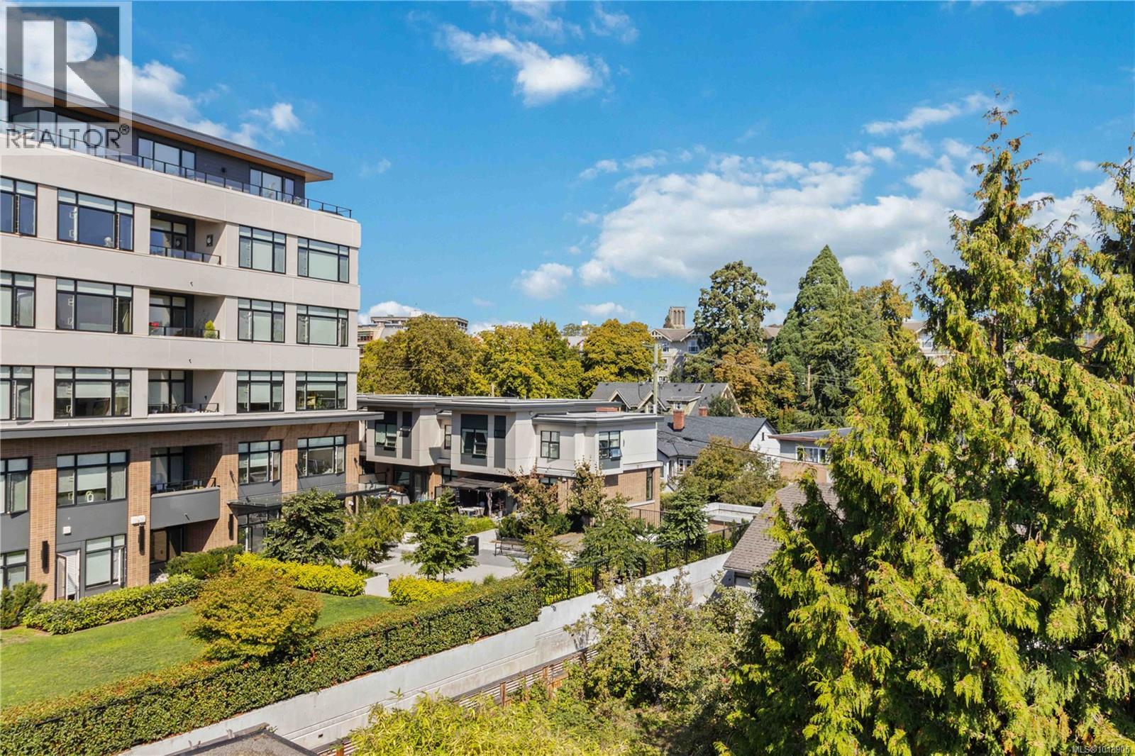 404 906 Southgate Street, Victoria