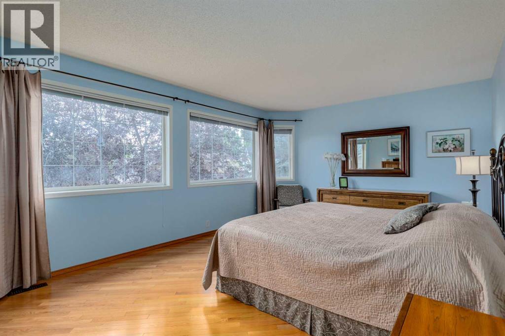 Single Family House for Sale in  Sierra Madre Court SW Signal Hill Calgary 