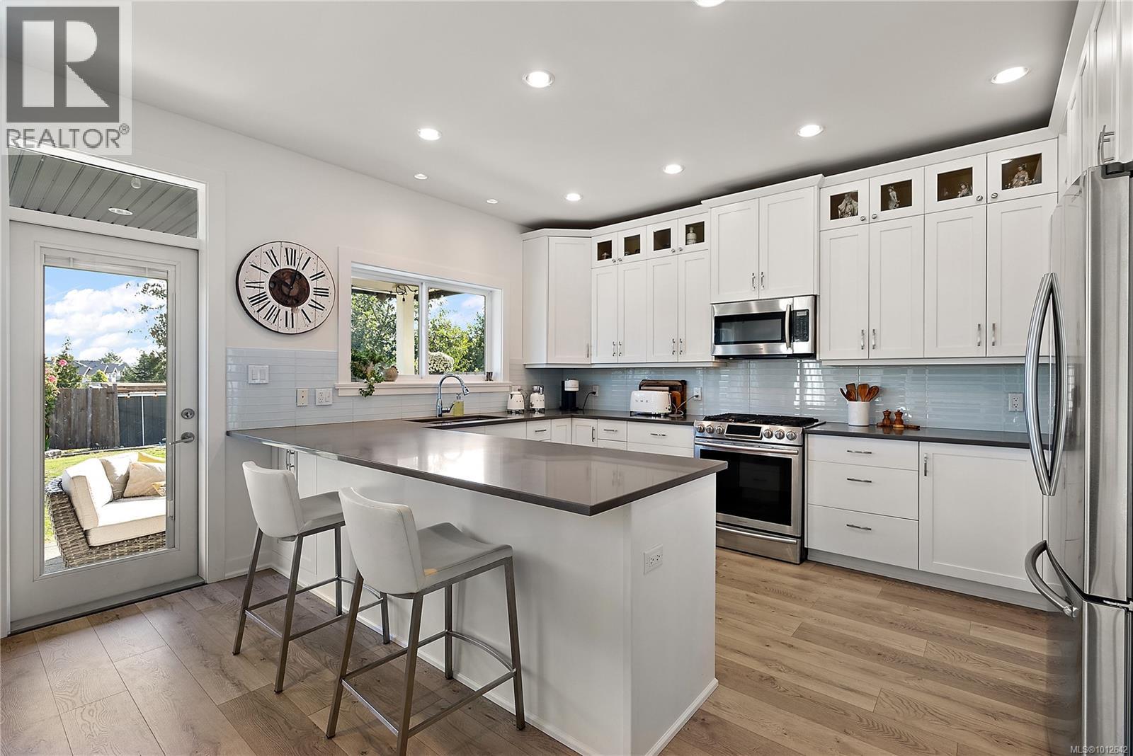 3417 Resolution Way, Colwood