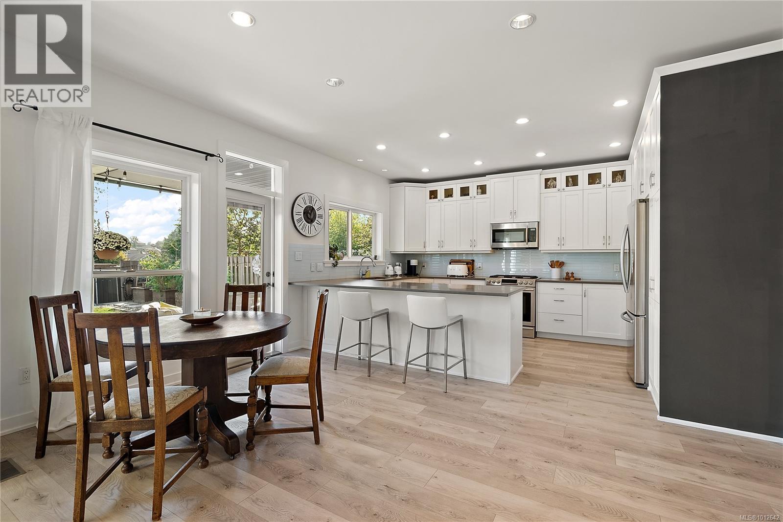 3417 Resolution Way, Colwood