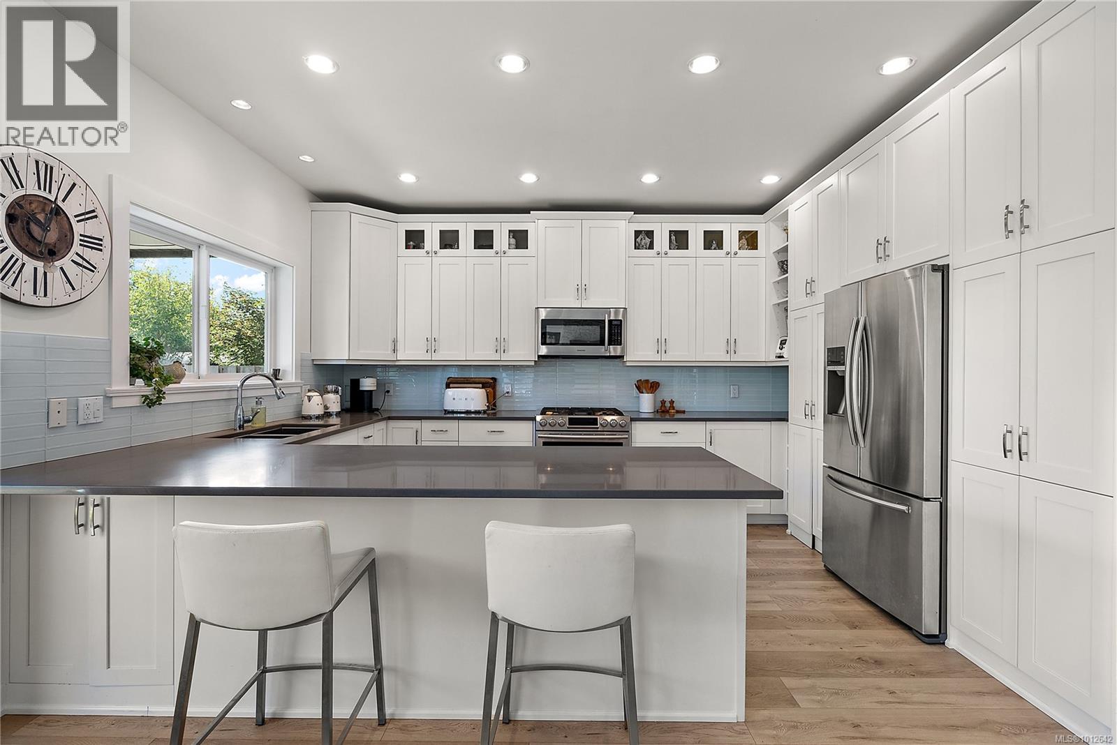 3417 Resolution Way, Colwood