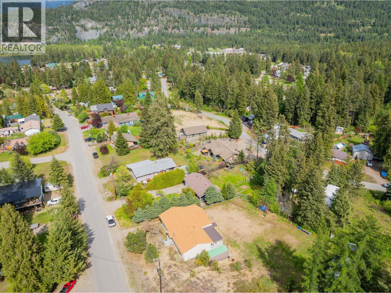 60 CHASE Road, Christina Lake