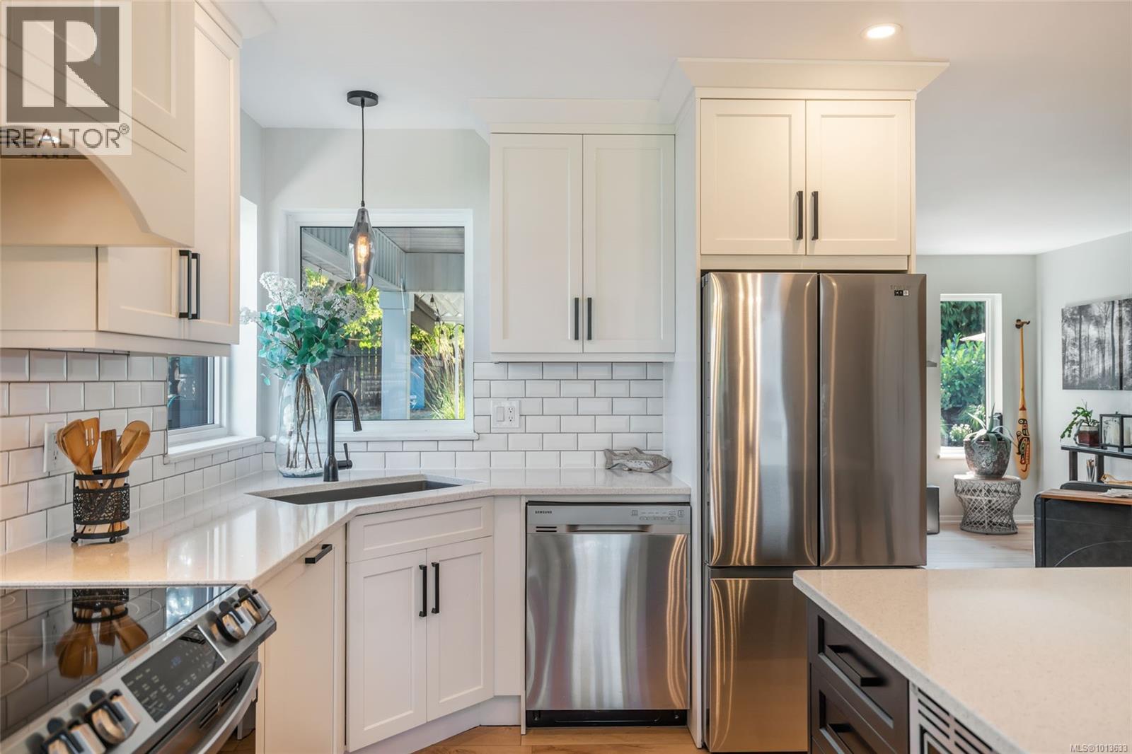 736 Humphrey Rd, Parksville