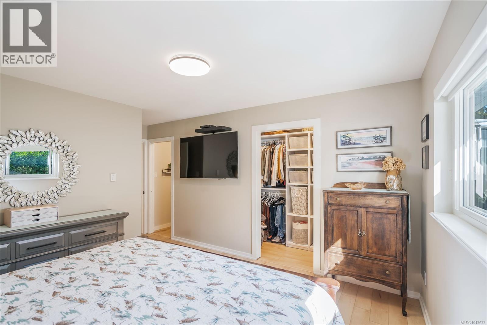 736 Humphrey Rd, Parksville