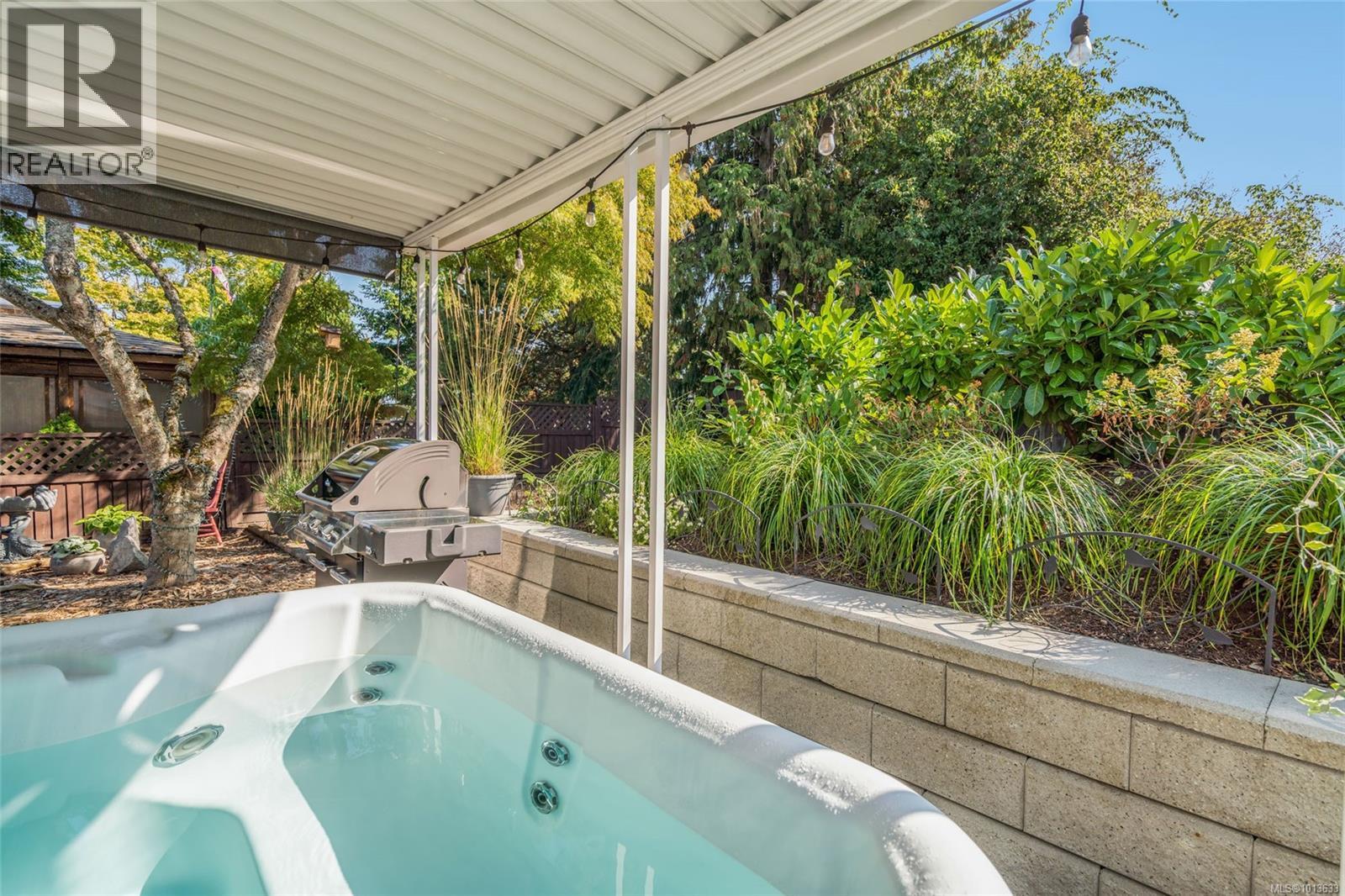 736 Humphrey Rd, Parksville