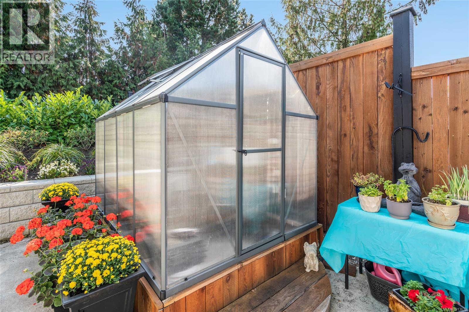 736 Humphrey Rd, Parksville