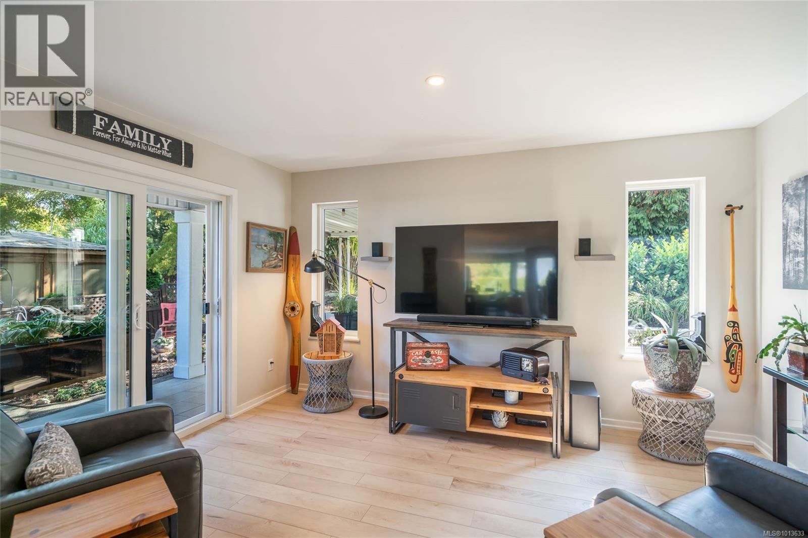 736 Humphrey Rd, Parksville