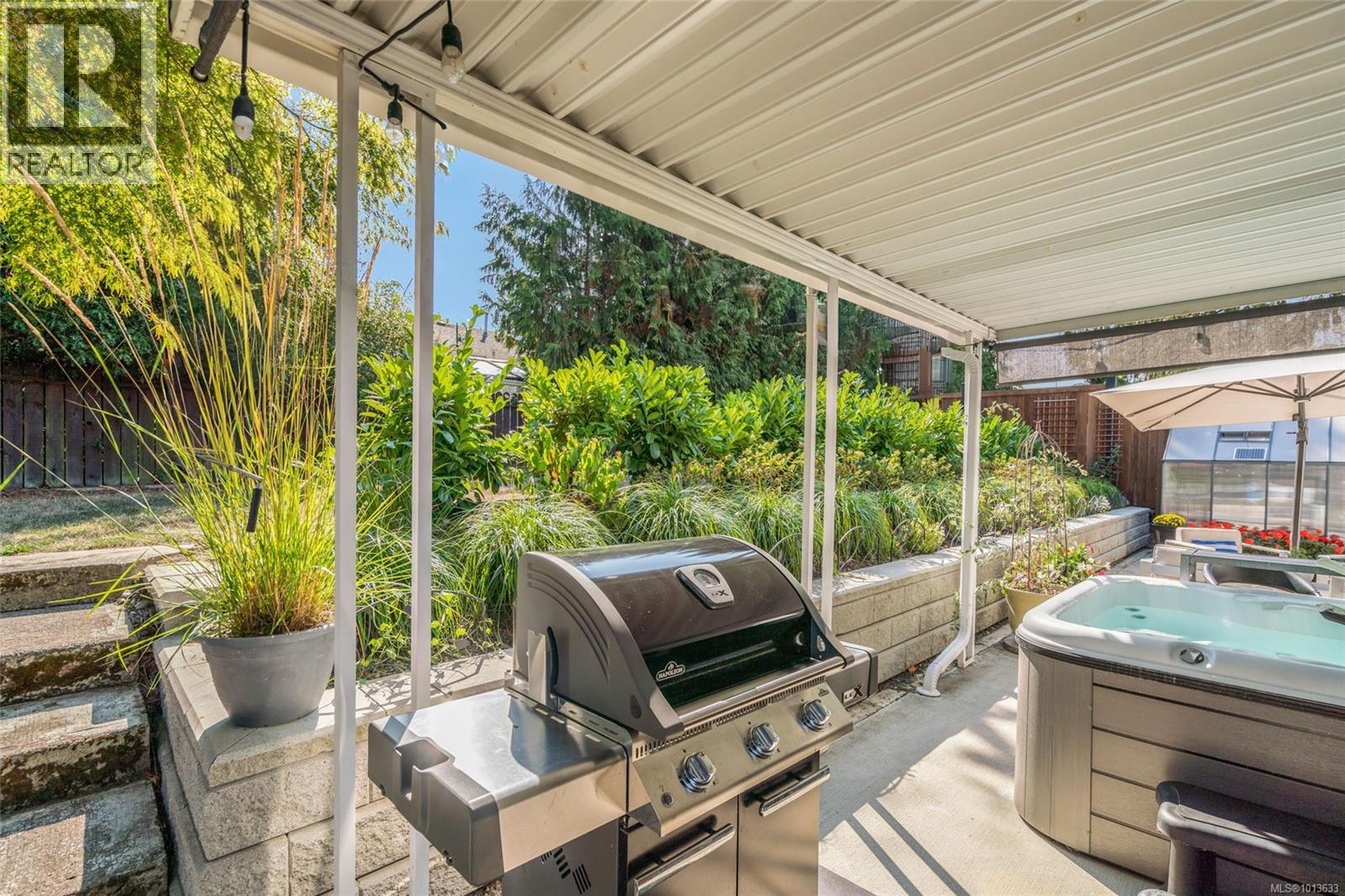 736 Humphrey Rd, Parksville