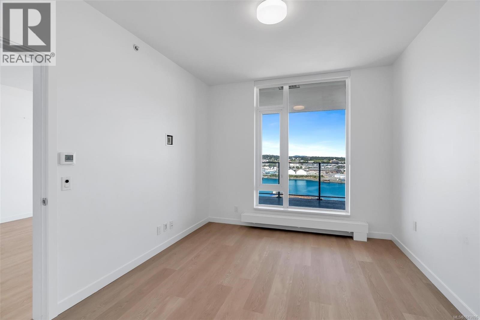 1208 363 Tyee Road, Victoria