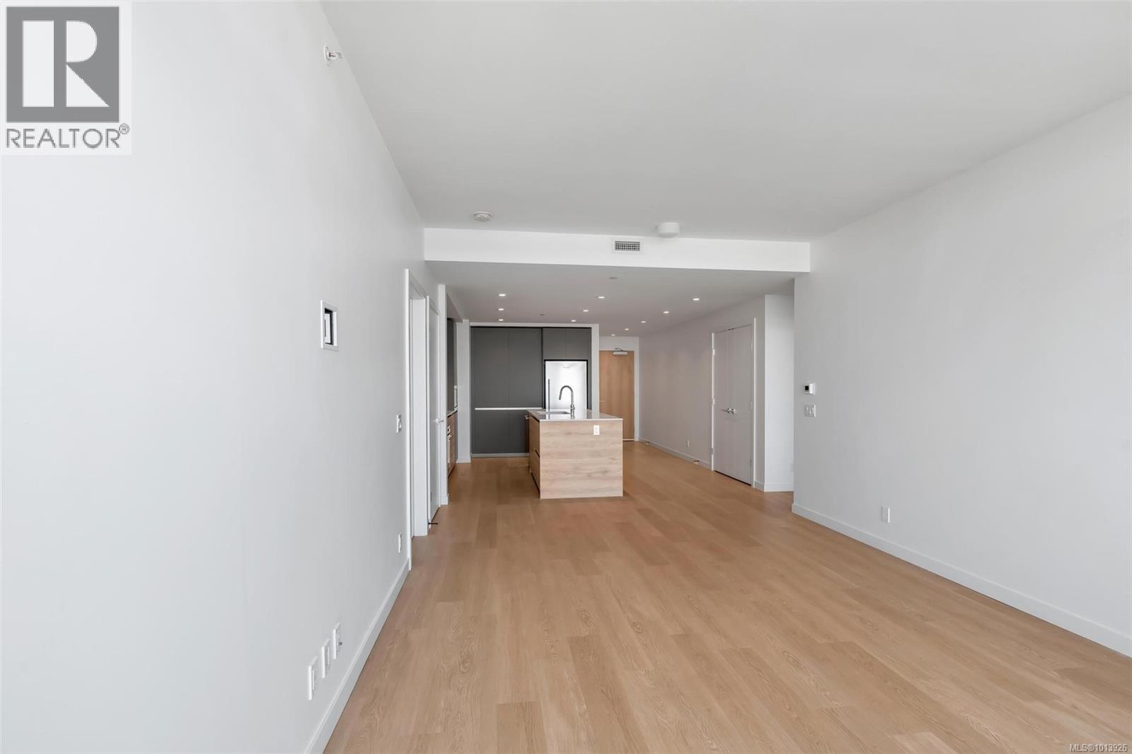 1208 363 Tyee Road, Victoria