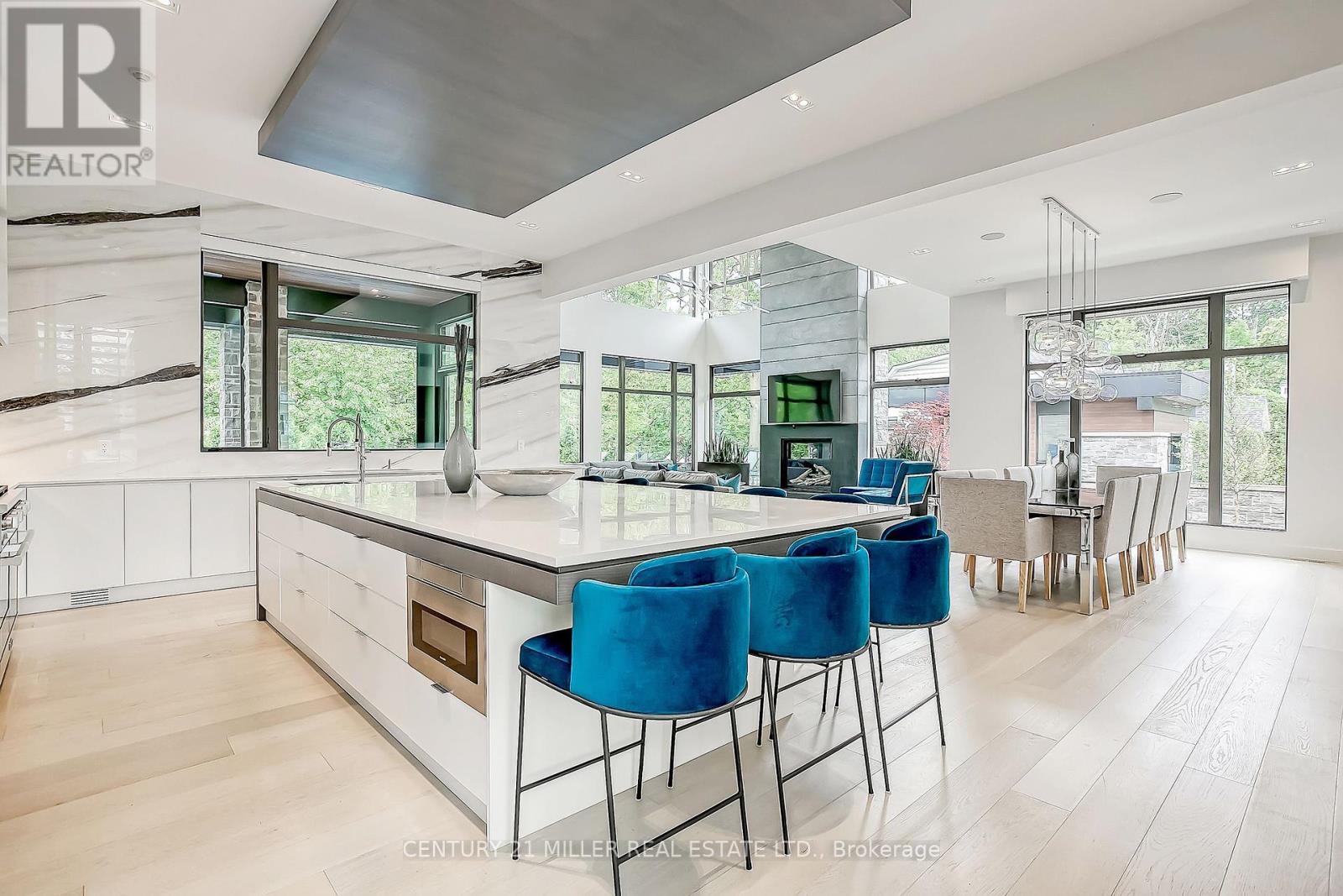 421 CHARTWELL ROAD - 10