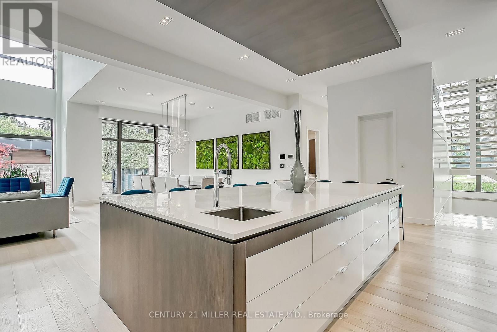 421 CHARTWELL ROAD - 11
