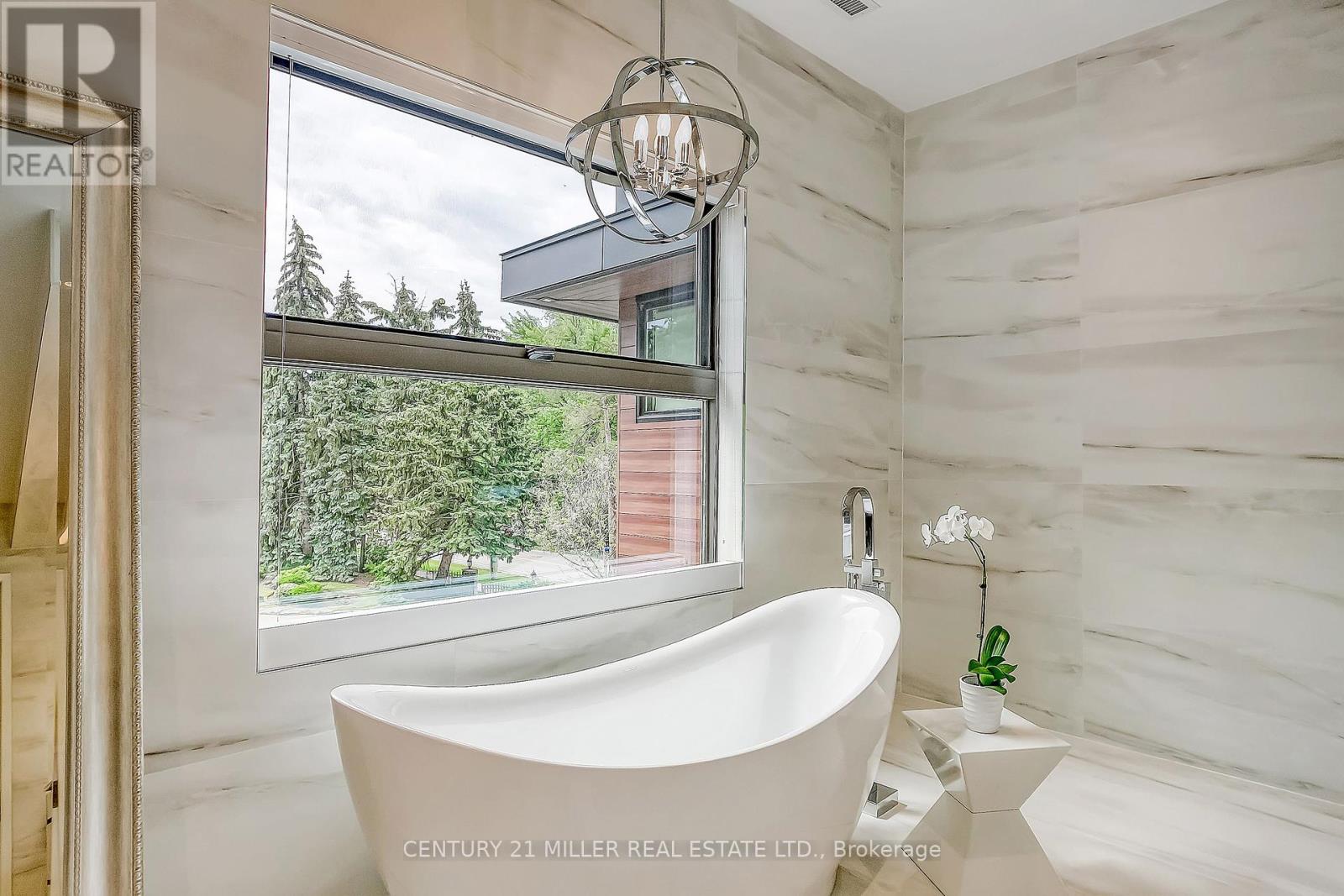421 CHARTWELL ROAD - 18