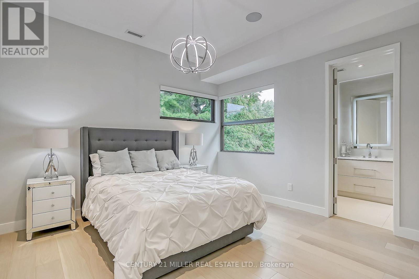 421 CHARTWELL ROAD - 20