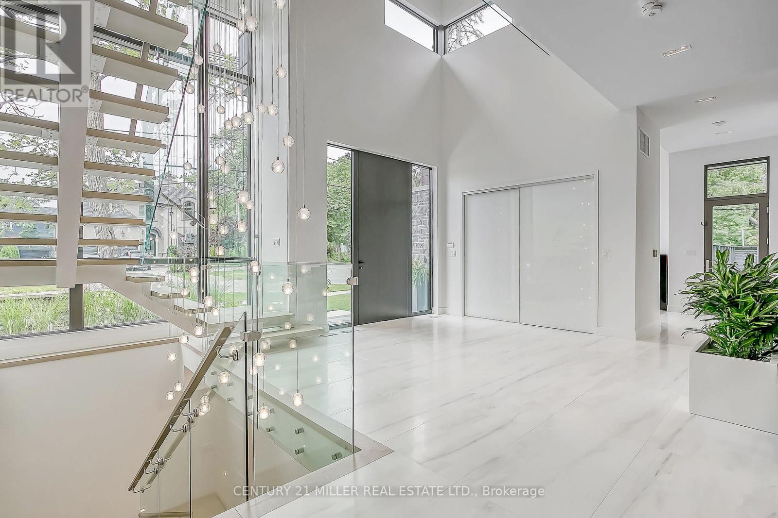 421 CHARTWELL ROAD - 3