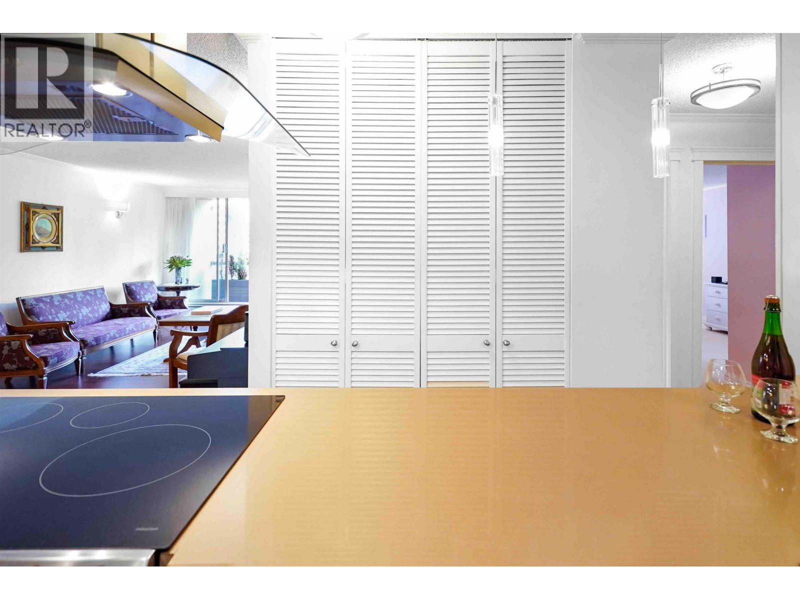 306 2020 FULLERTON AVENUE, North Vancouver