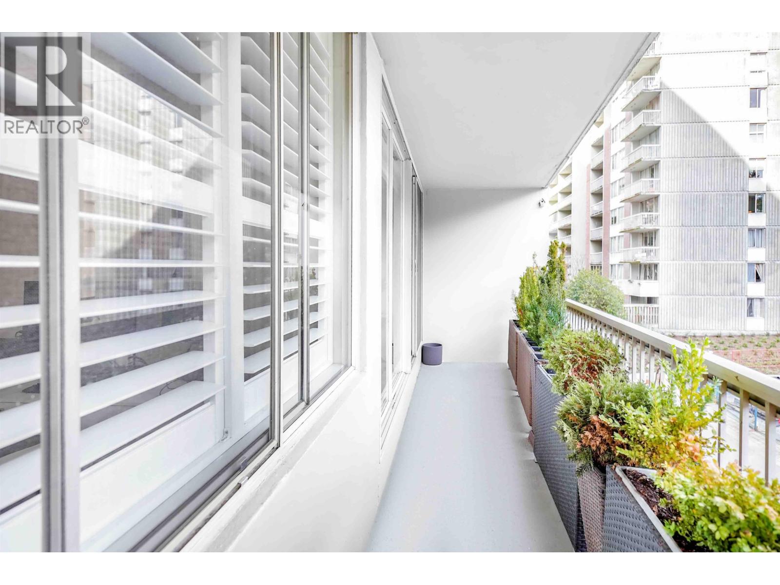 306 2020 FULLERTON AVENUE, North Vancouver